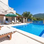 Beachfront House Hon With Pool 아파트 Dubrava (Dubrovnik-Neretva)