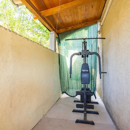 Apartament Beachfront House Hon With Pool