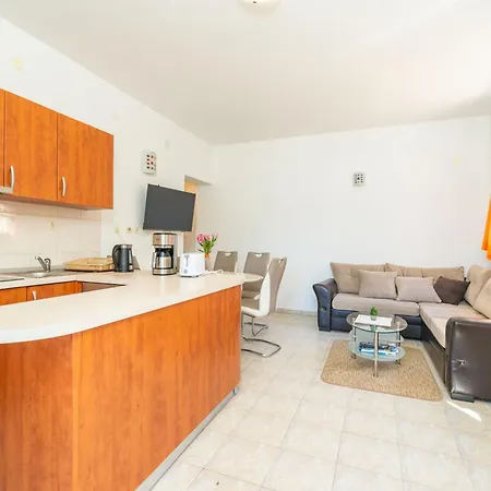 Beachfront House Hon With Pool *