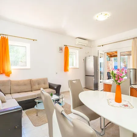 Beachfront House Hon With Pool *