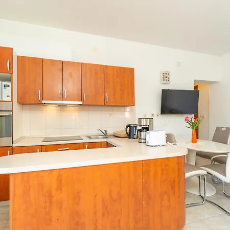 Beachfront House Hon With Pool * Dubrava (Dubrovnik-Neretva)