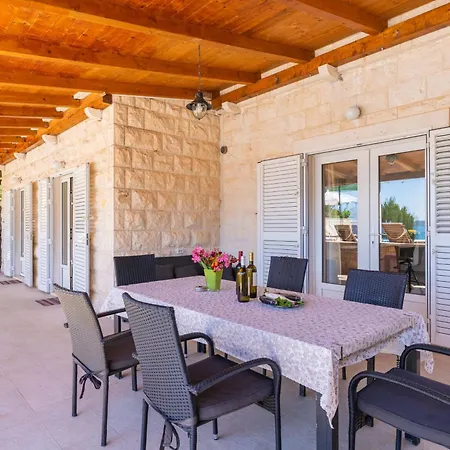 Beachfront House Hon With Pool * Dubrava (Dubrovnik-Neretva)