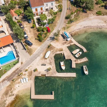 Apartment Beachfront House Hon With Pool *