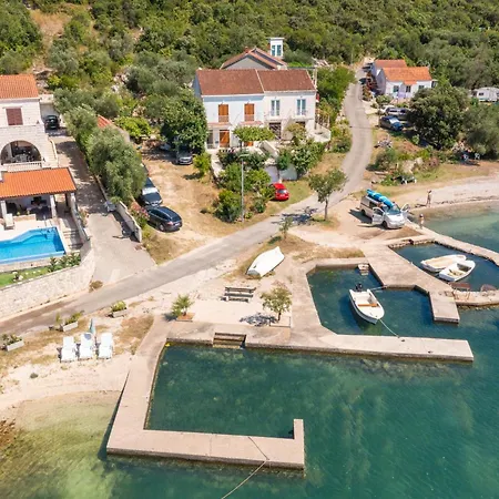 Beachfront House Hon With Pool Dubrava